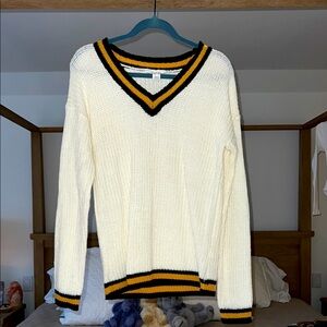 Urban Heritage White with Collar Pattern Throw Sweater